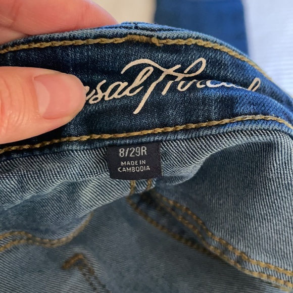 Non-distressed medium wash skinny jeans - Picture 4 of 5